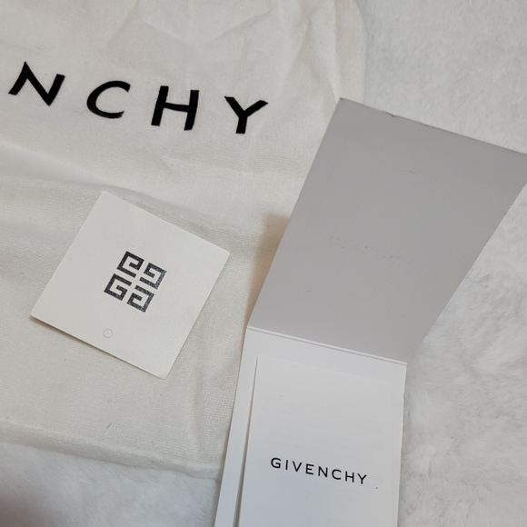 NIB AUTHENTIC GIVENCHY MINI CLARABELLA WRISTLET POUCH IN GUN METAL SILVER - Picture 15 of 17